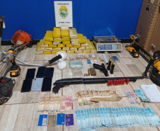 PMPR prende três pessoas por tráfico de drogas em Santa Maria do Oeste