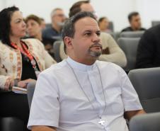 Reunião em Curitiba foi presidida pelo comandante do Comando do Policiamento Especializado, coronel Rogério Gomes Pitz, e abordou a criação de diretrizes para padronizar a atuação policial, com respeito à liberdade religiosa e aos direitos fundamentais.