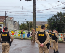 Após intervenção do BOPE, PMPR resgata 13 crianças mantidas reféns em CMEI de Curitiba