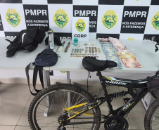 PMPR prende dois homens, apreende drogas e recupera bicicleta em Curitiba