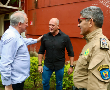 Atuação da PMPR é reconhecida com homenagem a policiais em Rio Branco do Sul