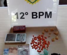 Casal suspeito de tráfico de drogas é encaminhada pela PM na capital do estado; maconha e crack são apreendidos