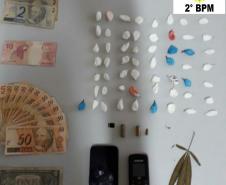 Polícia Militar cumpre mandados no Norte Pioneiro e apreende drogas, dinheiro e objetos; 19 pessoas são encaminhadas