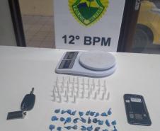 Foragido é capturado e outras duas pessoas são encaminhadas pela PM em Curitiba; drogas, produtos e veículo são apreendidos