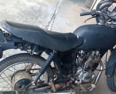 Ações da PM nos Campos Gerais resultam em arma de fogo apreendida e motocicleta recuperada