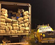 PM apreende 600 caixas de cigarro e encaminha homem no município de Altônia