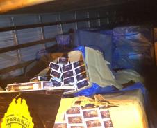 PM apreende 600 caixas de cigarro e encaminha homem no município de Altônia