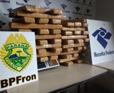No Oeste do PR, BPFron apreende caixas de cigarros, veículos, embarcações e mais de 58 quilos de maconha
