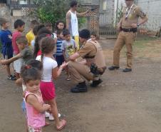 Policiais militares participam da 19º Mini Corrida das Crianças em Fazenda Rio Grande (PR)
