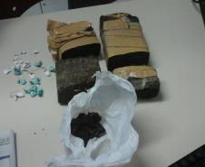 PM apreende droga e recupera veículo e objetos durante ações diferentes em Paranaguá (PR)