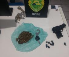 Abordagens do BOPE na RMC resultam na apreensão de veículo, drogas e simulacro; suspeitos são encaminhados