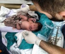 Bebê com menos de uma hora de vida é encontrado abandonado pela PM na Cidade Industrial de Curitiba