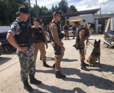 Militares estaduais passam por capacitação de adestramento e condução de cães farejadores com o BOPE

