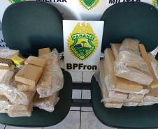 PM faz apreensão de drogas, munições e contrabando na fronteira do estado