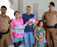 Curitiba, 09 de Março de 2018. Bebê de um mês é salva pela segunda vez e recebe visita de policiais militares em Curitiba.