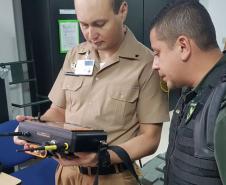 Policiais militares do Esquadrão Antibombas da PM conhecem estrutura e equipamentos da Polícia Nacional da Colômbia