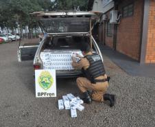 No Oeste do estado, BPFron apreende veículo carregado com caixas de cigarros contrabandeados