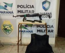 Dupla com fuzil e coletes balísticos é presa pela PM após acompanhamento tático no Norte do estado