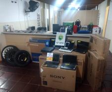 PM encaminha oito pessoas após furto em um hipermercado na Região Metropolitana de Curitiba.