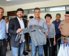 Da esquerda para direita José Richa Filho Secretário de Infraestrutura e LogísticaDeputado Estadual Tiago AmaralGovernador Beto Richa Professora Ana Seres Trento Comin Secretária de Estado da Educação e o Comandante Geral da Polícia Militar Coronel QOPM Mauricio Tortato