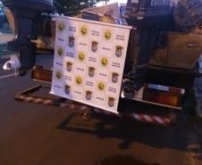 BPFron apreende embarcações, 1,2 mil pacotes de cigarros contrabandeados do Paraguai e recupera veículo em Guaíra (PR)

