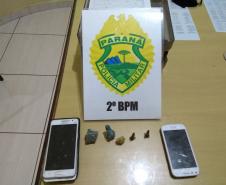 Equipes da PM apreendem pedras de crack e sementes de maconha, recuperam motocicleta e encaminha suspeitos no Norte Pioneiro
