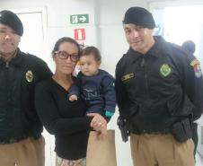 Policiais militares salvam vida de garoto que estava engasgado na RMC