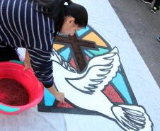Curitiba, 31 de maio de 2018. Montagem do tapete Corpus Christi