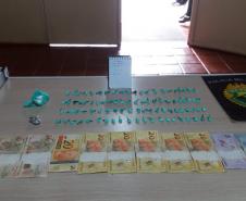 BOPE apreende mais de 4 quilos de drogas e R$ 2 mil em dinheiro na CIC e no centro de Curitiba