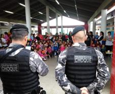 Aproximadamente 150 crianças são presenteadas por policiais militares da região Centro-Sul do Estado