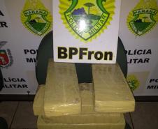 Na Fronteira, policiais militares apreendem drogas e encaminham quatro pessoas à delegacia