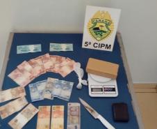 Em ações distintas no Noroeste do Estado, policiais militares encaminham três homens à delegacia e apreendem drogas e dinheiro