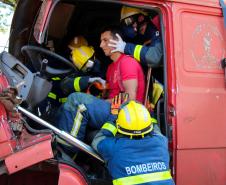 Durante o XVIII SENABOM, curso de Salvamento Veicular mobiliza bombeiros e aperfeiçoa técnicas de resgate de vítimas presas em veículos