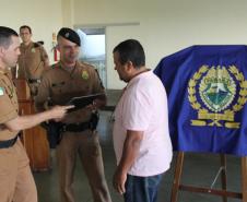 Soldado da PM é homenageado após salvar criança engasgada no Norte do estado