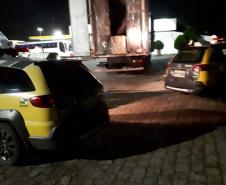 Contrabando de cigarros é frustrado em posto de combustíveis graças a ação da PM em Palmeira (PR) 