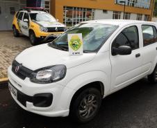 Carro roubado em Curitiba é recuperado pela PM em Matinhos (PR); dois homens são presos