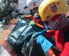 Bilhete de gratidão emocionou bombeiro do Paraná em Brumadinho 