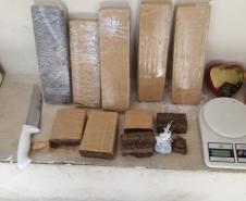 Mandados de Busca e Apreensão são cumpridos durante operação contra o tráfico de drogas em Piraquara, na RMC