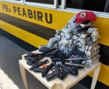 Arsenal de 13 pistolas e mais de 5,7 mil munições é apreendido durante fiscalização do BPRv na PR 317