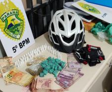 Dupla é flagrada por equipes da PM com drogas e acaba detida em Londrina (PR)