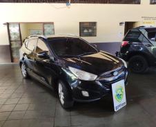 Automóvel roubado e carregado de cigarros contrabandeados é recuperado em Cafezal do Sul (PR)