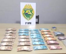 Em situações distintas, cinco pessoas são encaminhadas e mais de R$ 50 mil em dinheiro são apreendidos, no Sudoeste do Paraná 