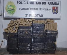 Dois veículos são recuperados e 500 quilos de maconha são apreendidos pela PM no Oeste do estado