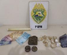 Em Ponta Grossa (PR), 11 pessoas são presas e mais de sete quilos de maconha são apreendidos pela PM