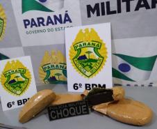 Maconha e haxixe que seriam levadas ao Rio de Janeiro são apreendidas pela PM em Cascavel (PR)