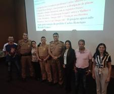 Policiais militares fazem capacitação para profissionais da educação em Loanda (PR) 