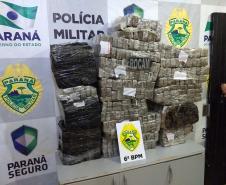 Mais de 300 quilos de maconha são apreendidos após denúncia, em Cascavel (PR)