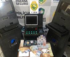 Nos Campos Gerais, PM encaminha nove pessoas flagradas em jogo de azar e um homem acaba preso após fingir ser policial 