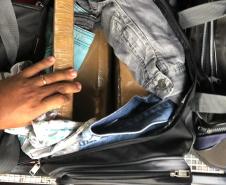 Quase 30 quilos de maconha são apreendidos durante fiscalização da Polícia Rodoviária em Peabiru (PR)