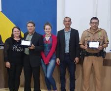Câmara Municipal de Carambeí homenageia policiais militares por ação heroica na cidade e ingresso na Reserva Remunerada

